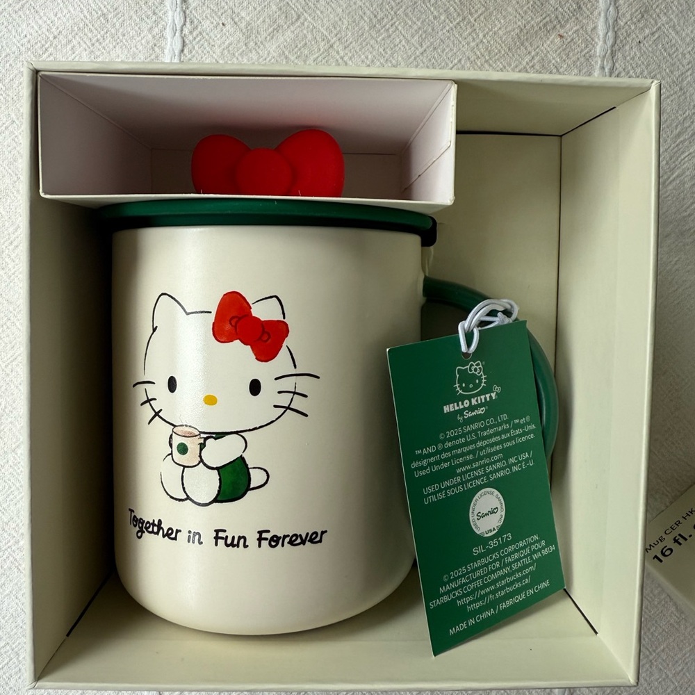Starbucks  hello kitty Cream Mug with Red Heart Lid